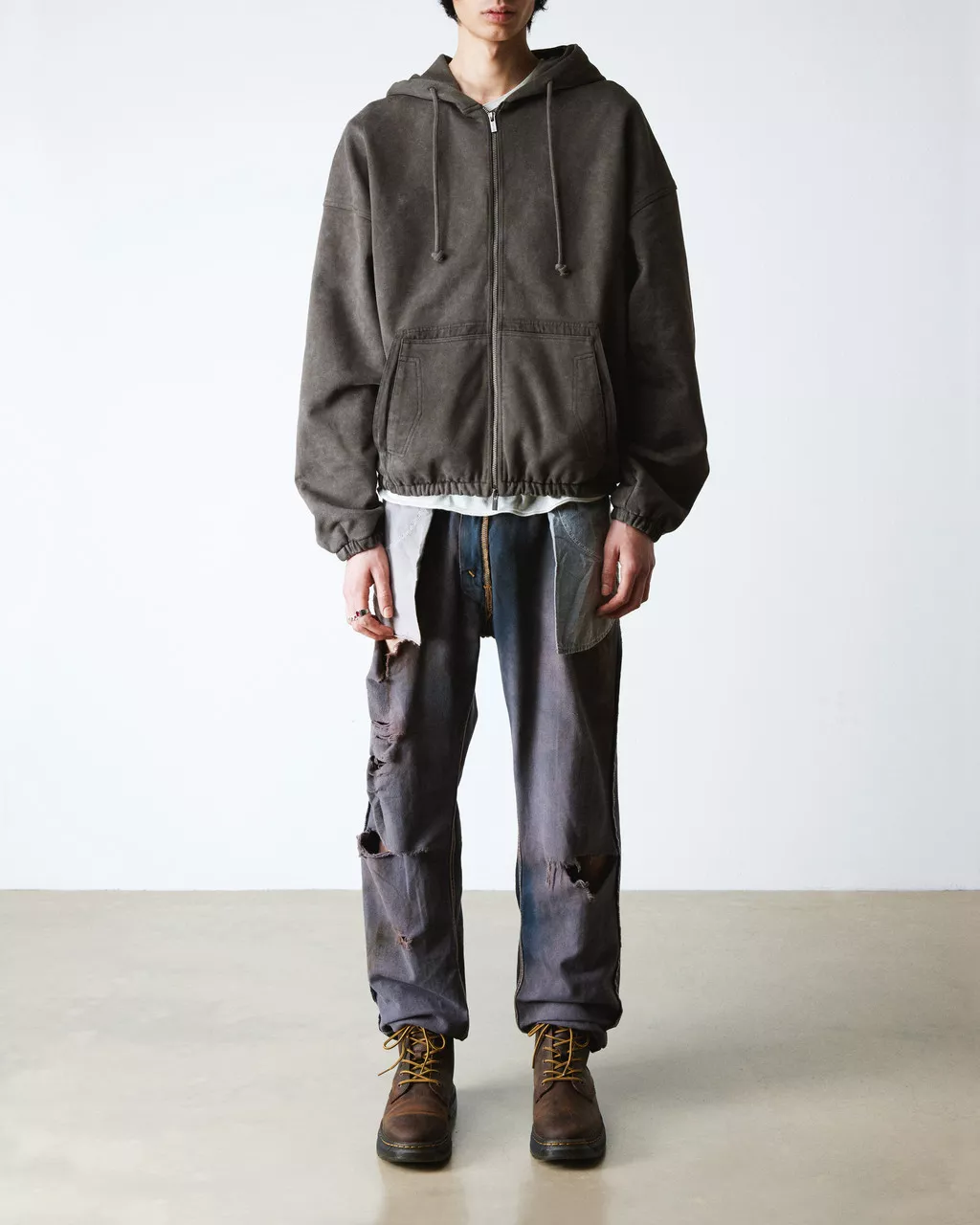 DR MARTENS Crewson Crazy Horse Leather Chukka Boots