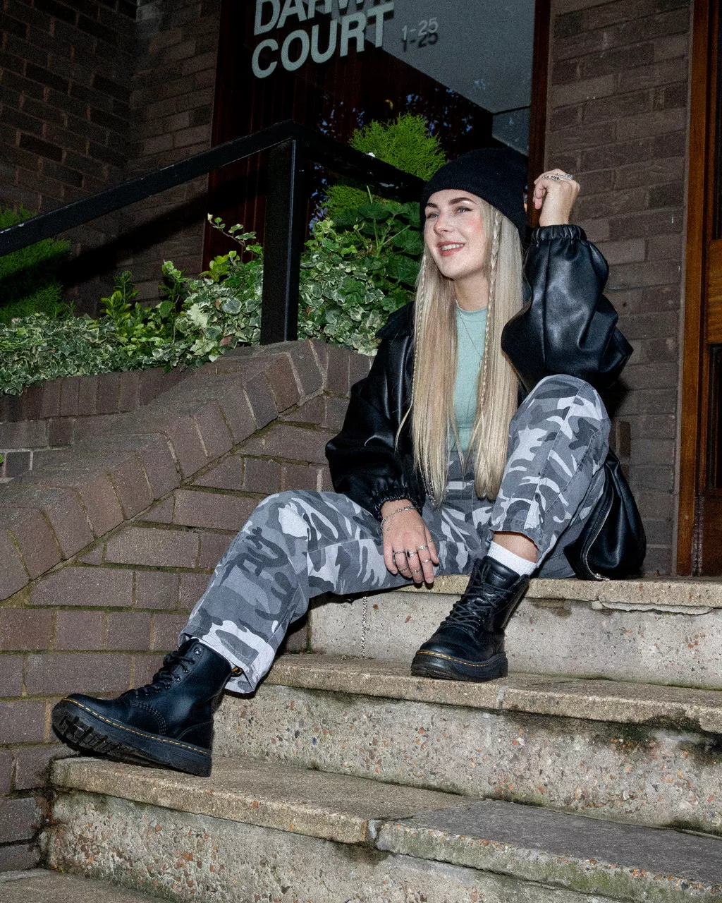 DR MARTENS Crewson Leather Lace Up Boots