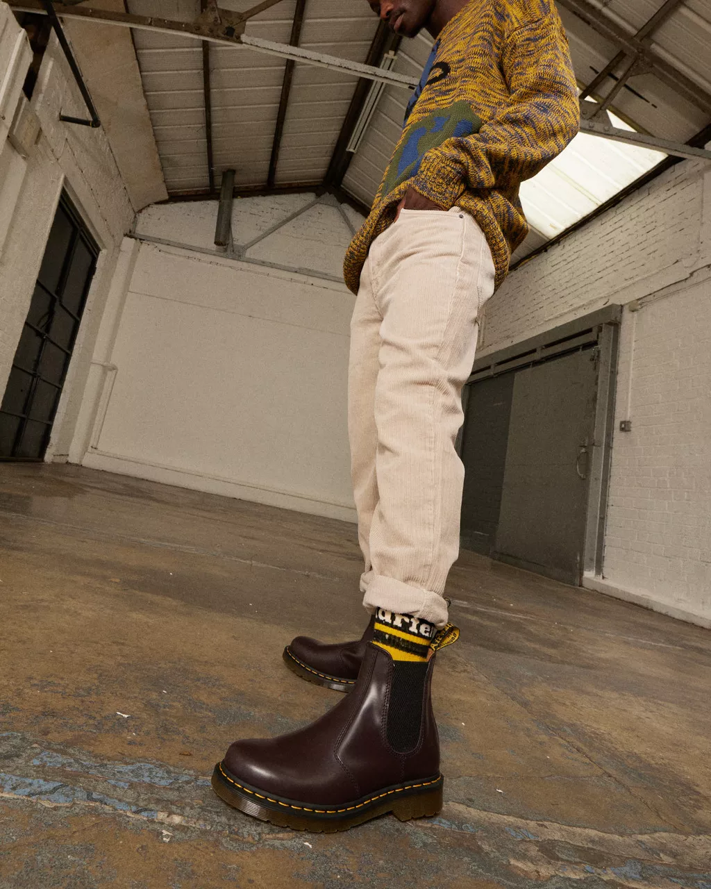2976 Yellow Stitch Smooth Leather Chelsea Boots