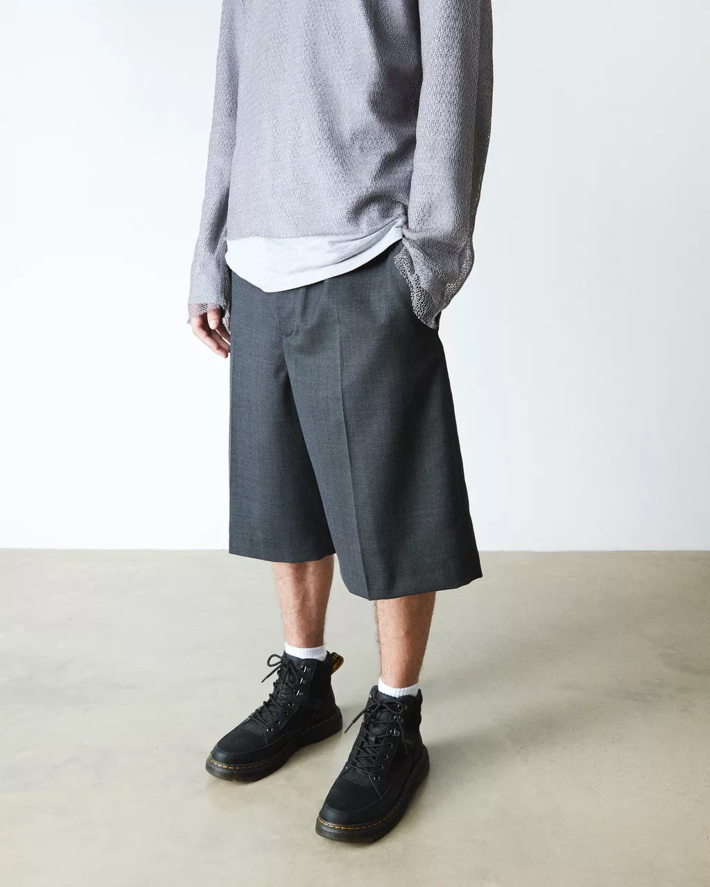 DR MARTENS Crewson Chukka Leather Padded Boots