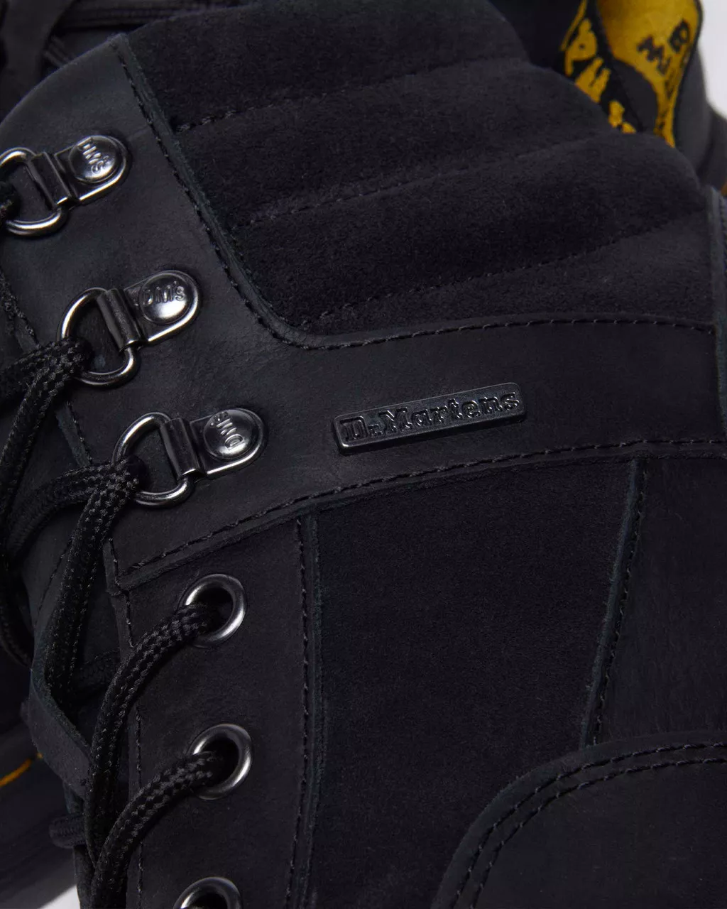 DR MARTENS Crewson Chukka Leather Padded Boots