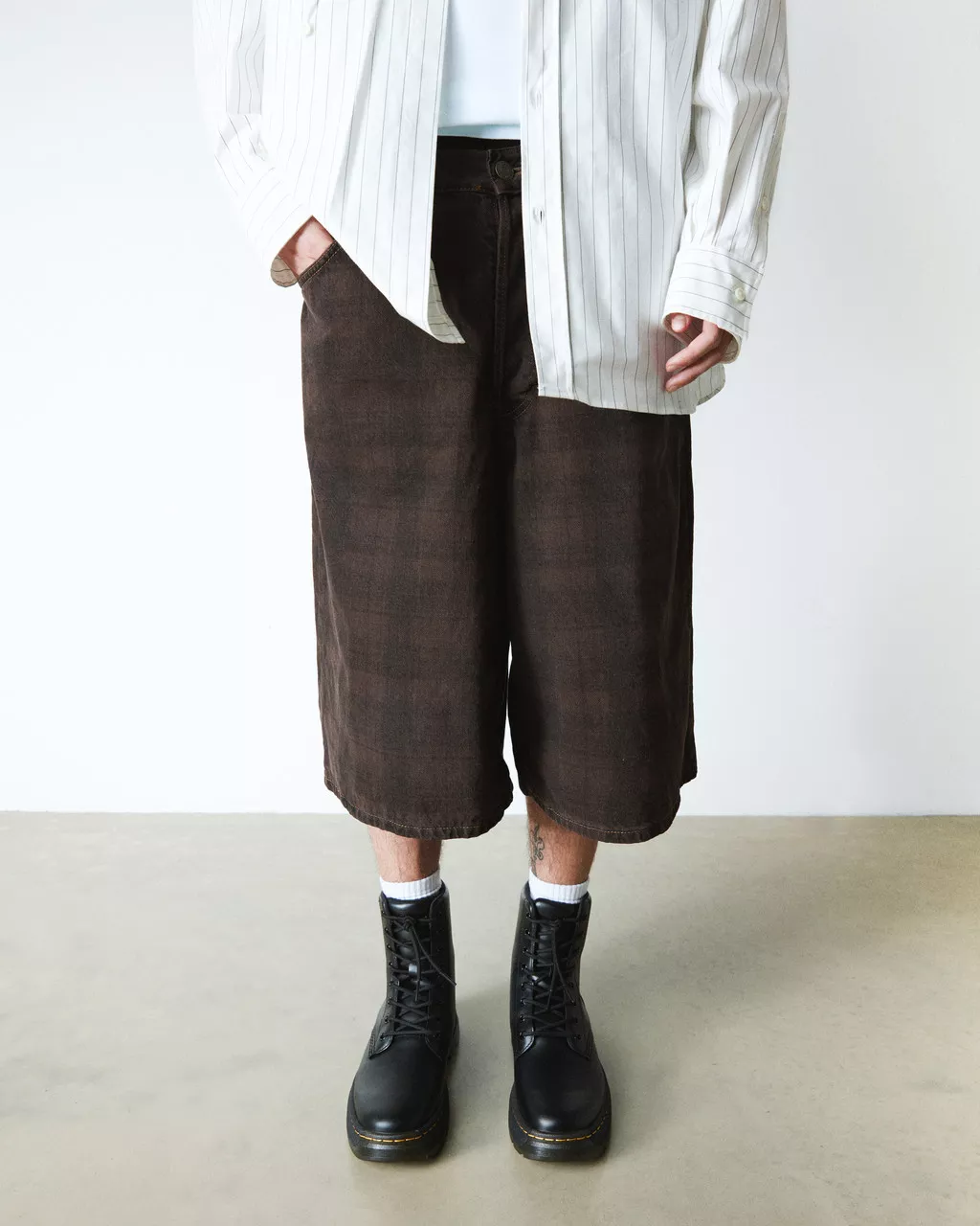 DR MARTENS Crewson Leather Lace Up Boots