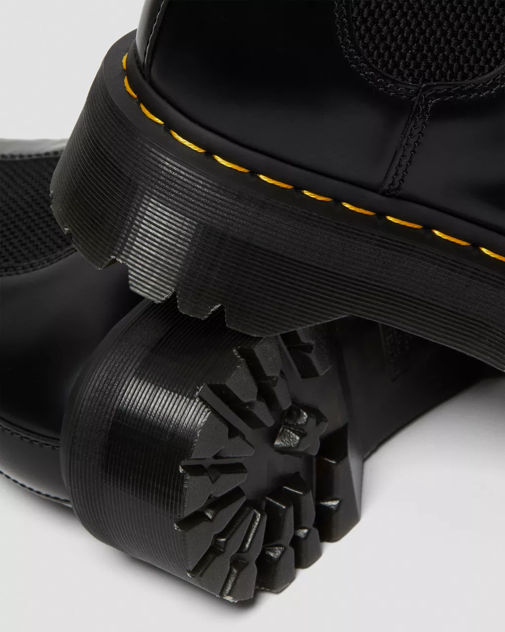 2976 Quad Smooth Leather Platform Chelsea Boots