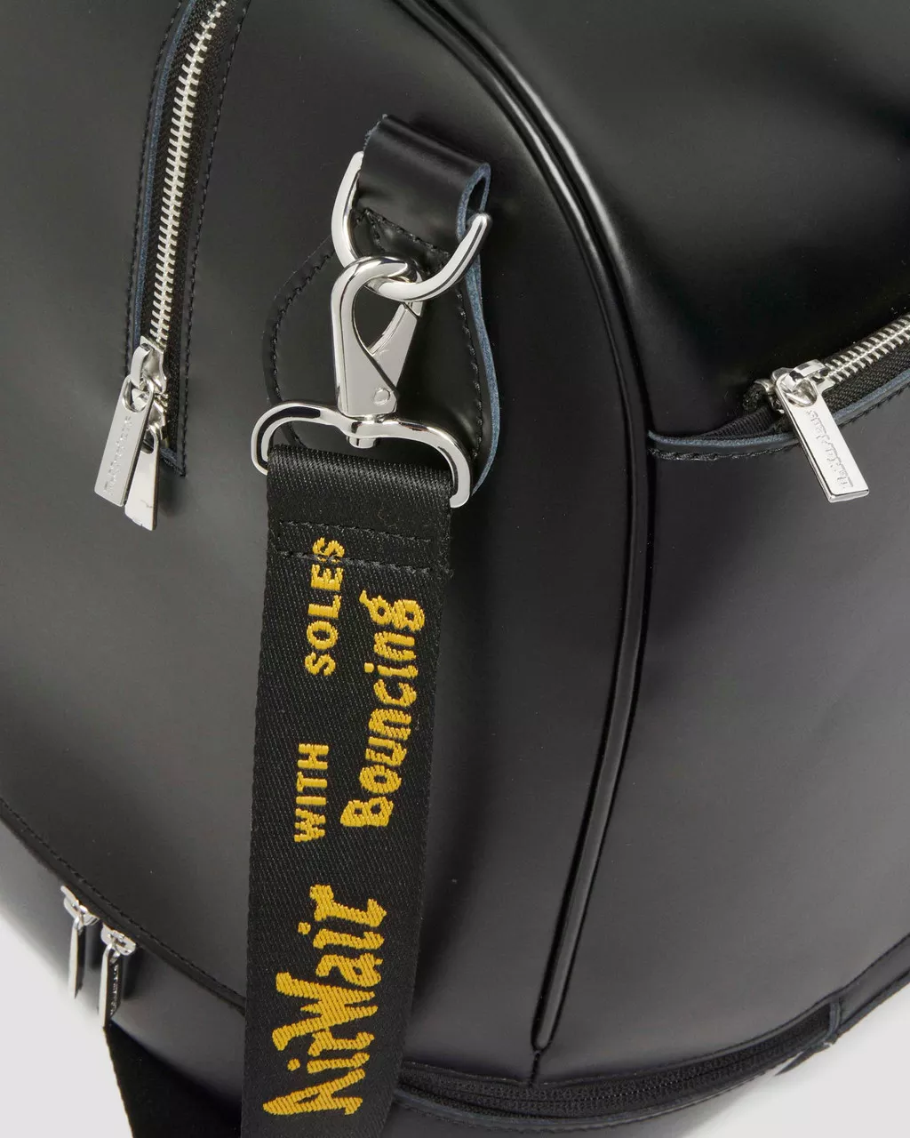 DR MARTENS Smooth Leather Weekender Bag