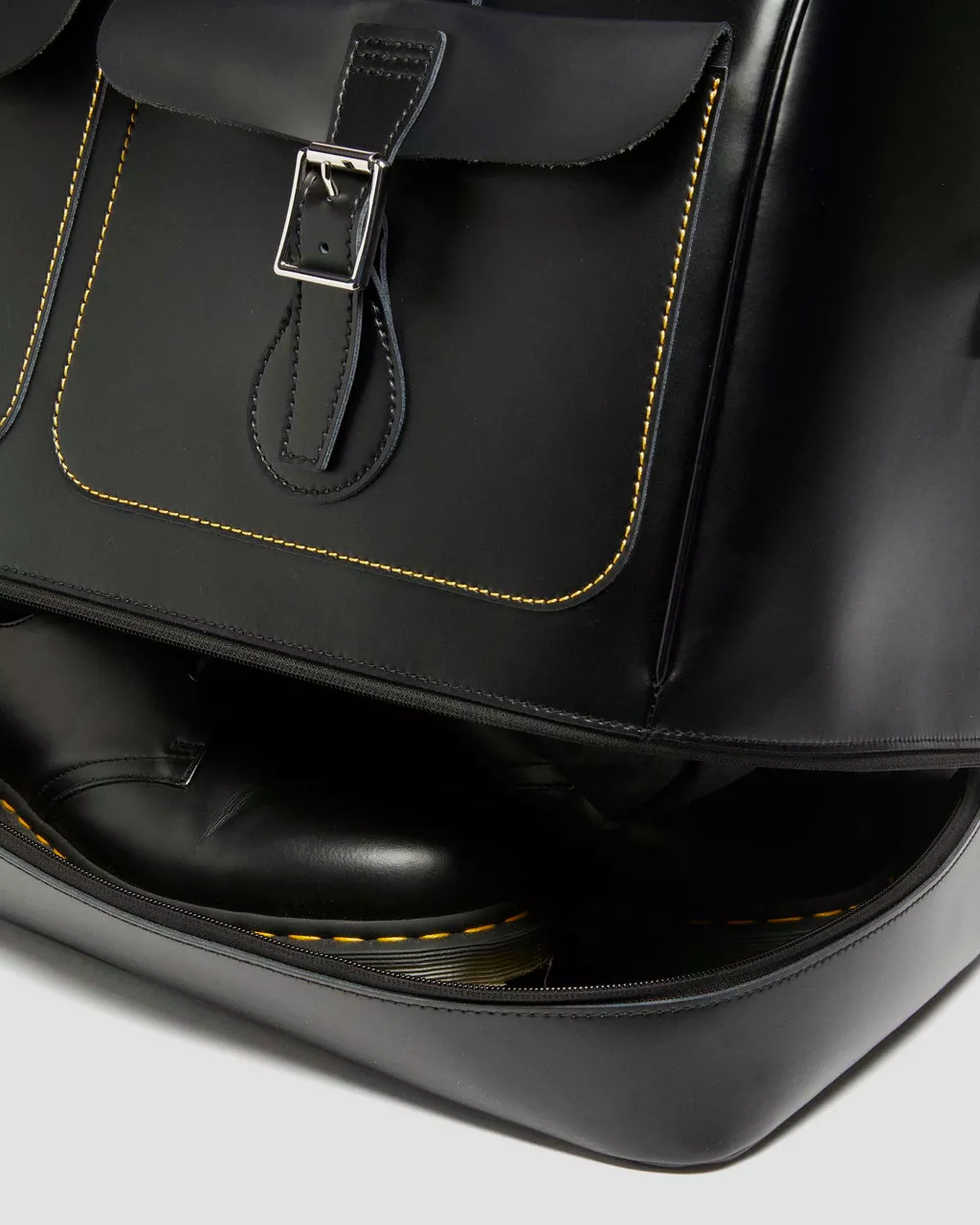 DR MARTENS Smooth Leather Weekender Bag