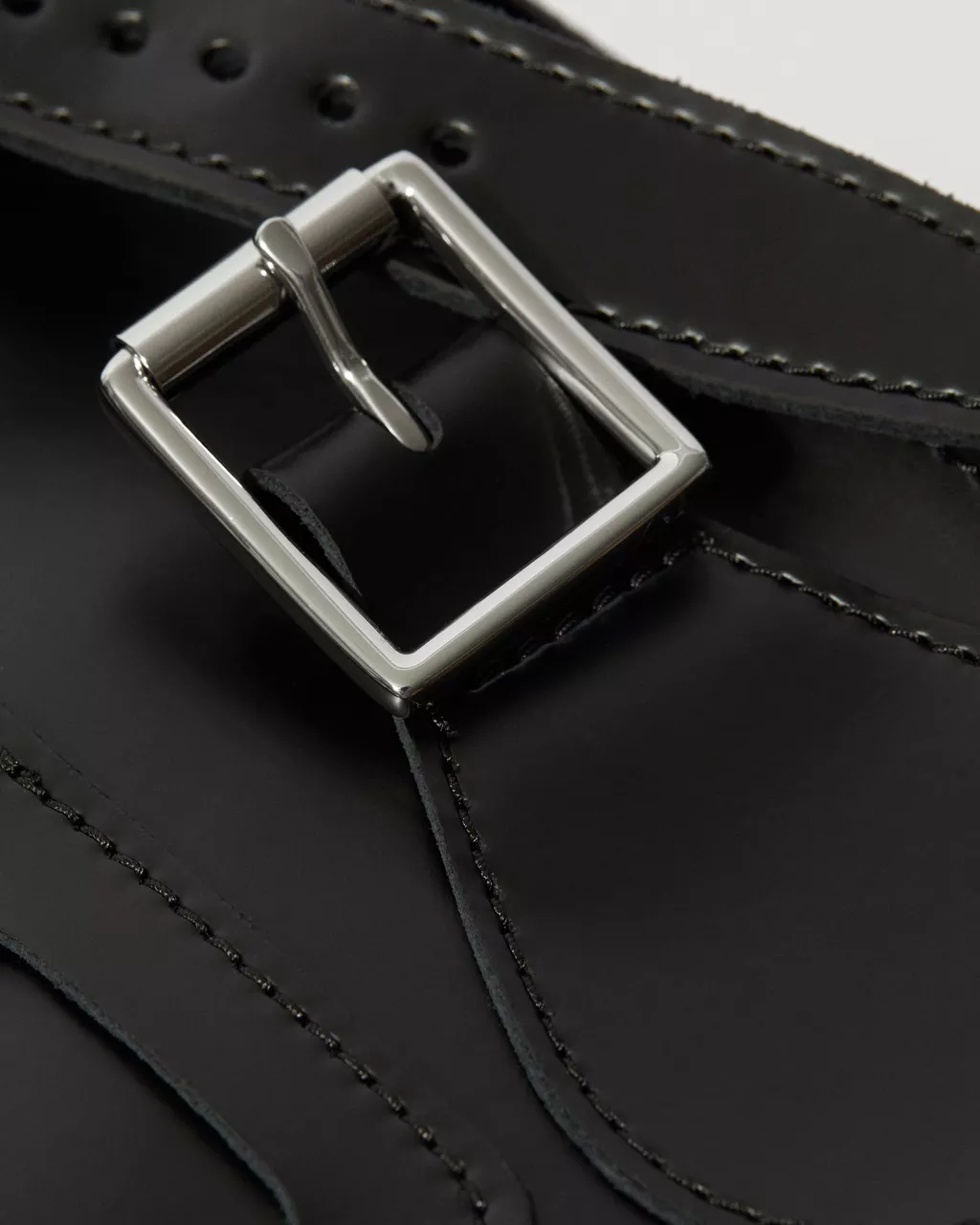 DR MARTENS 11 Inch Kiev Smooth Leather Satchel