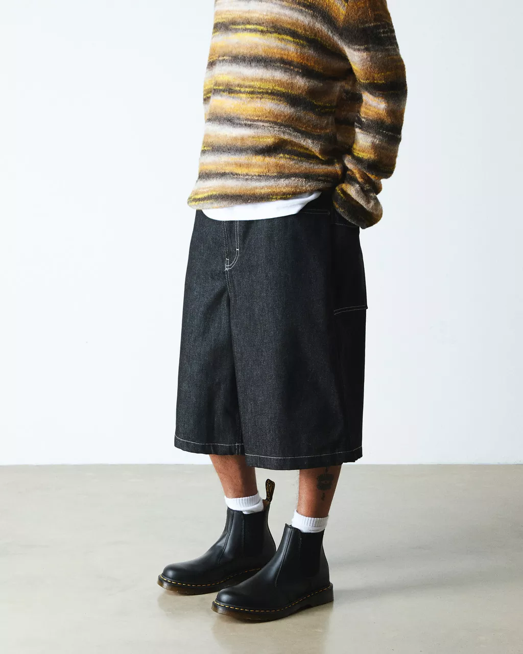 2976 Yellow Stitch Smooth Leather Chelsea Boots